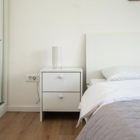 Bright 2Bdr Apartment With Balcony - Free Parking Szarajevó Kültér fotó