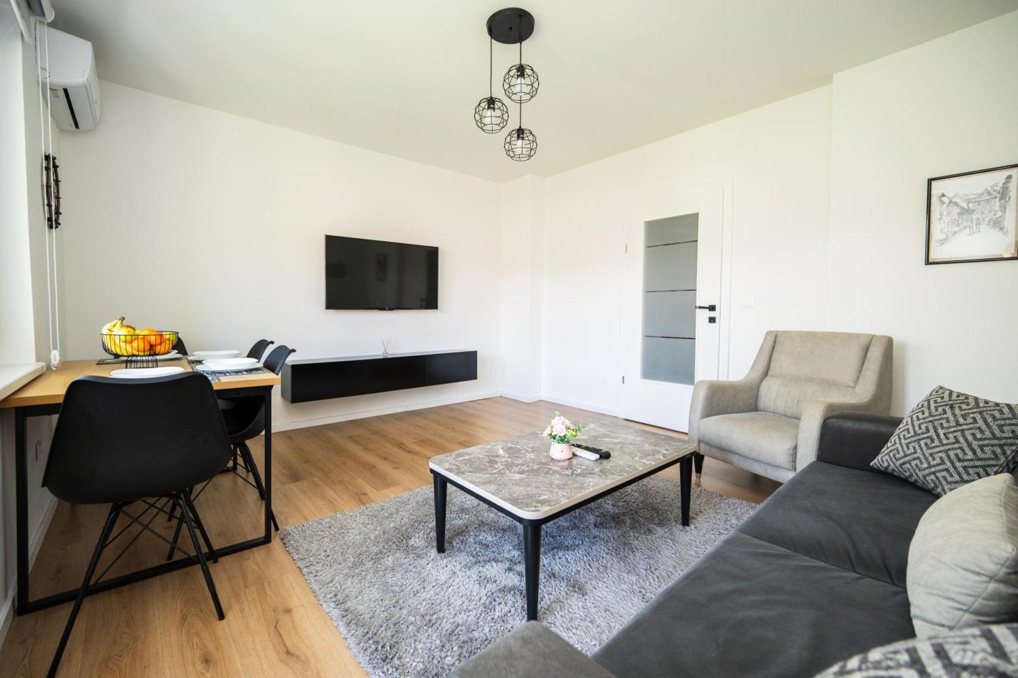 Bright 2Bdr Apartment With Balcony - Free Parking Szarajevó Kültér fotó