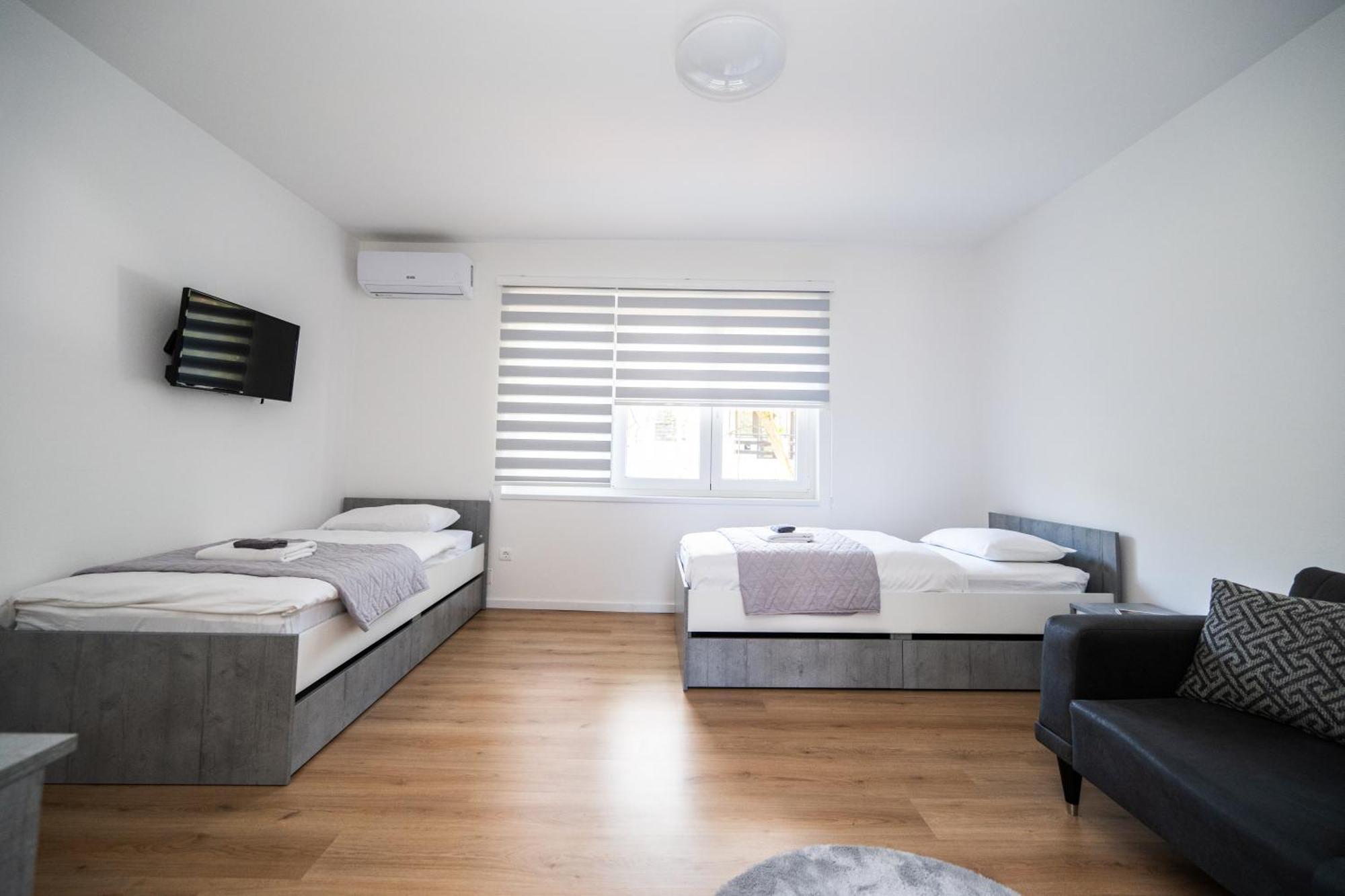 Bright 2Bdr Apartment With Balcony - Free Parking Szarajevó Kültér fotó