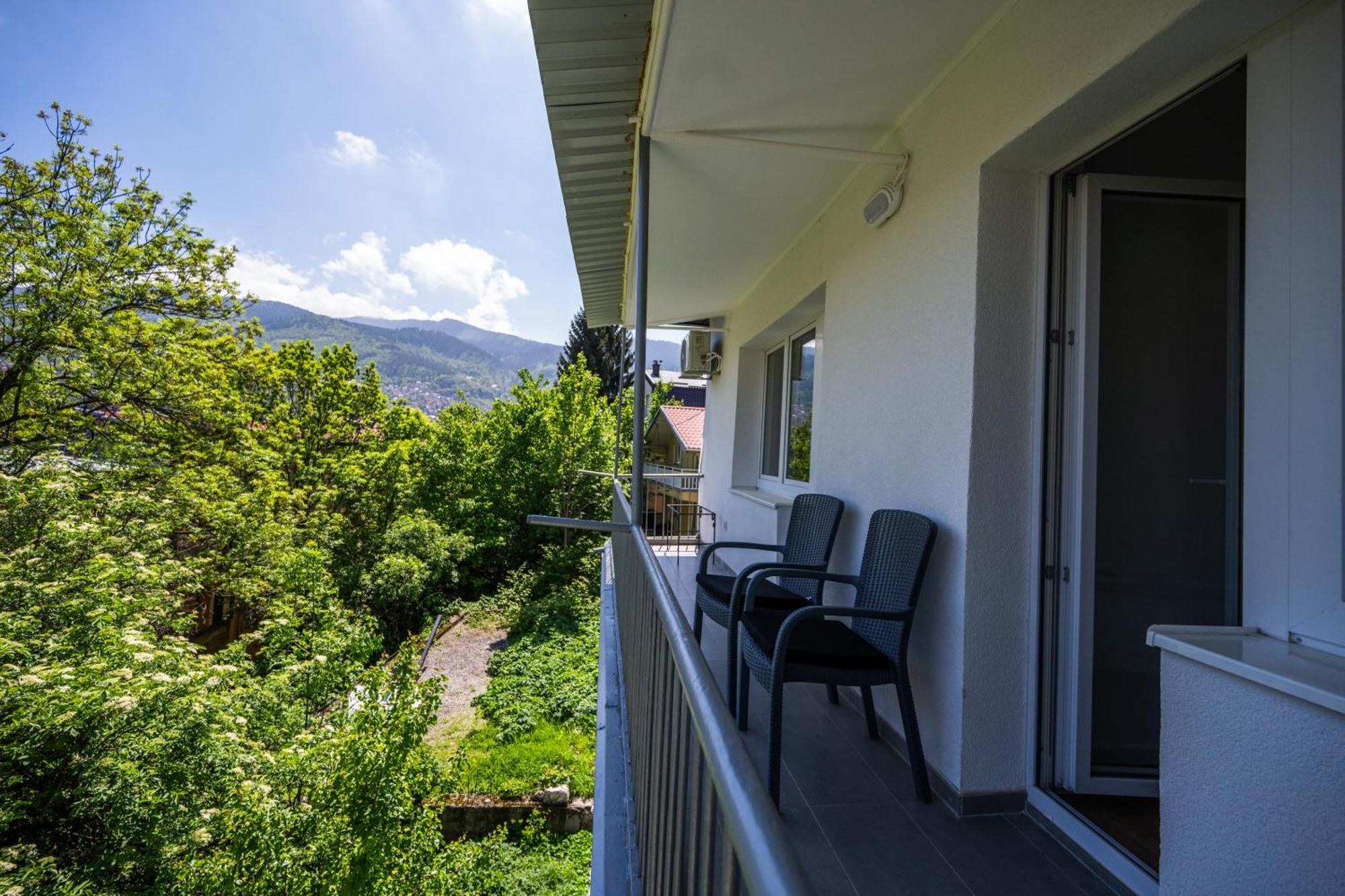 Bright 2Bdr Apartment With Balcony - Free Parking Szarajevó Kültér fotó